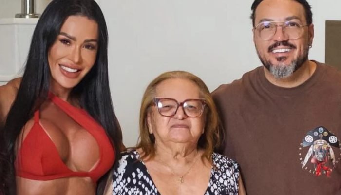 1 de 1 Gracyanne Barbosa e Belo juntos no Natal - Foto: Reprodução/Instagram