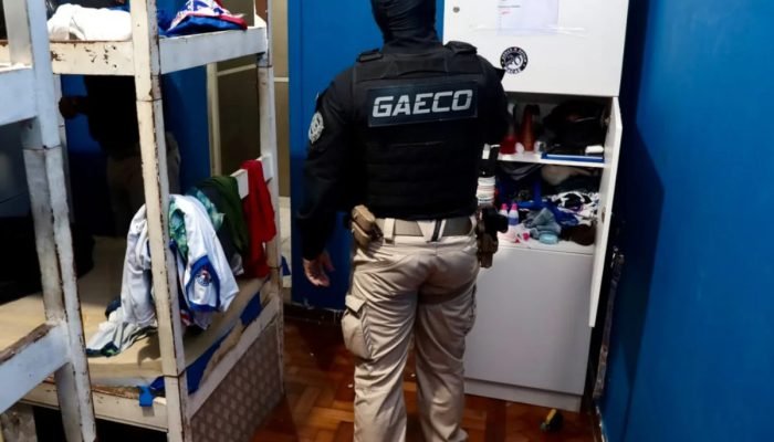 MP fecha sede da torcida organizada do Bahia e prende 10 por tortura