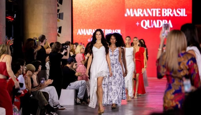 Raica Oliveira no desfile da Amarante Brasil, por Q.U.A.D.R.A.