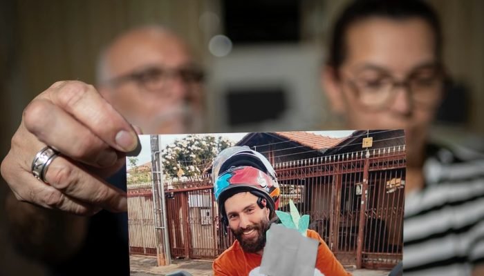 1 de 1 Pais de motorista de app morto no Guará cobram justiça. Brasília (DF), 20/05/2026 - Fot...