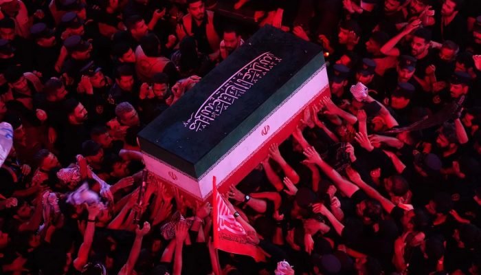 Murtadha Al-Sudani/Anadolu via Getty Images)