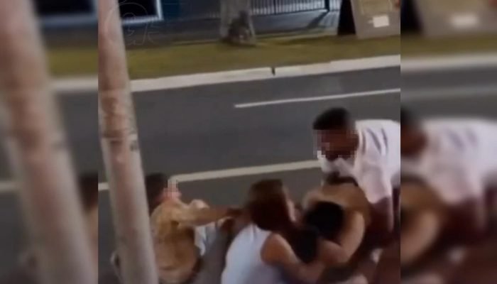 1 de 1 briga na rua - Foto: Material cedido ao Metrópoles