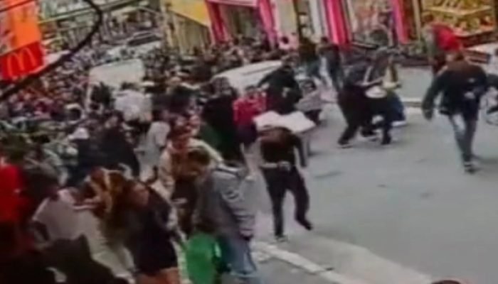 1 de 1 Tiroteio aconteceu na manhã deste sábado (30/5), próximo ao metrô São Bento, no centr...