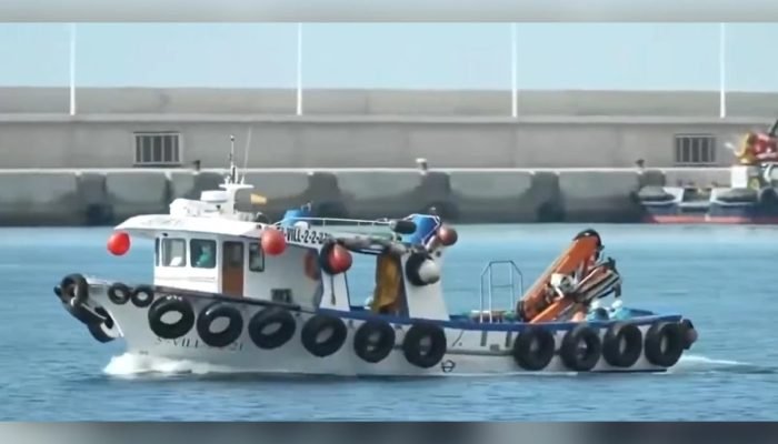 1 de 1 primeiros passageiros deixam o navio - Foto: Ministério da Saúde da Espanha/Reprodução