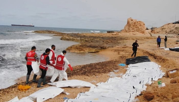1 de 1 libia corpos costa - Foto: Divulgação/Cruz Vermelha