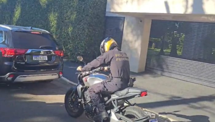 1 de 1 Imagem colorida, PF apreende moto na casa de Ciro Nogueira, no Lago Sul- Metrópoles - Fot...